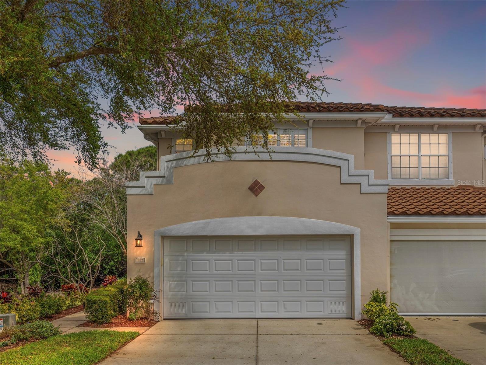 252 VALENCIA CIR