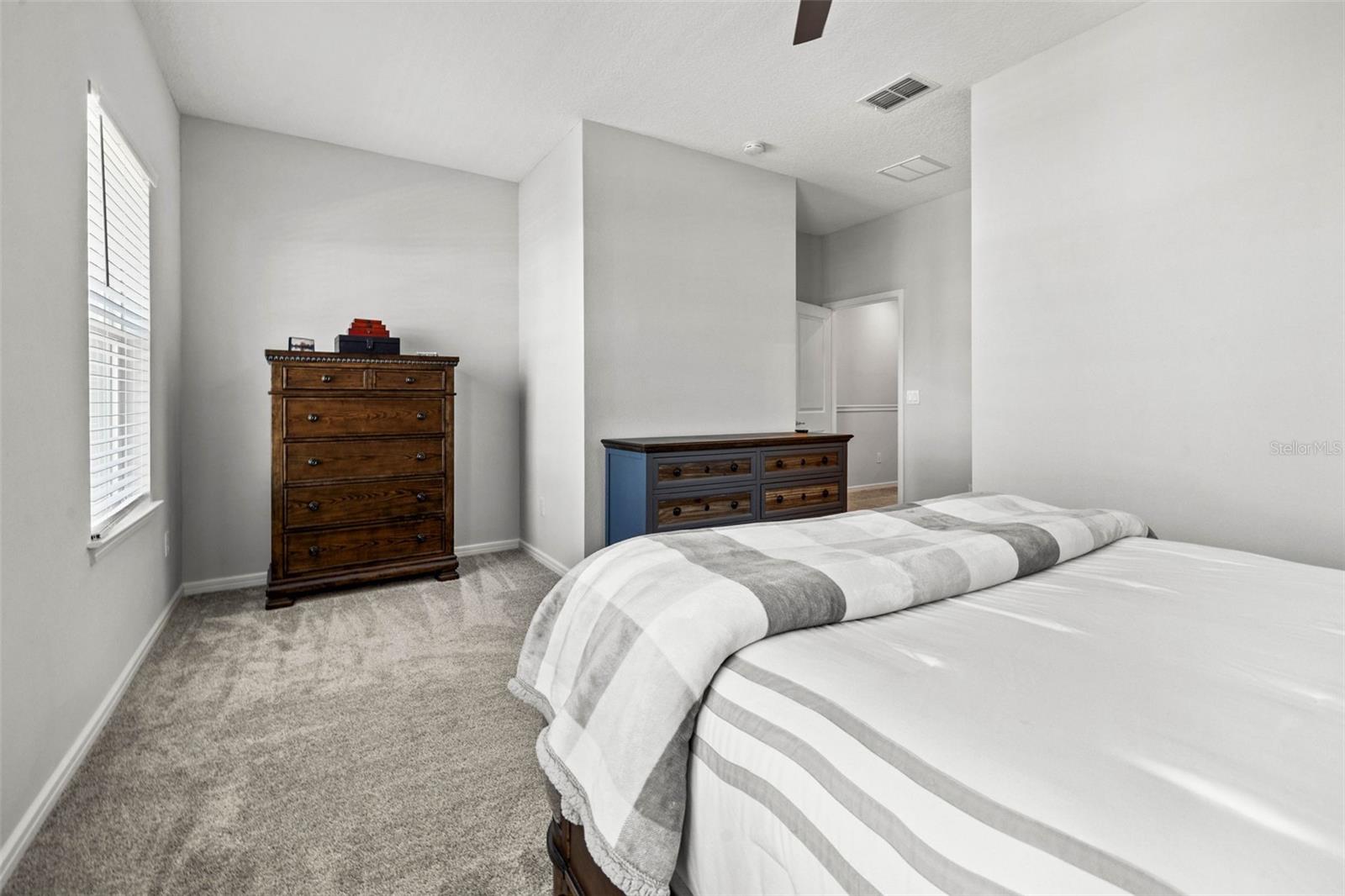 11262 BEACH WALK WAY NE