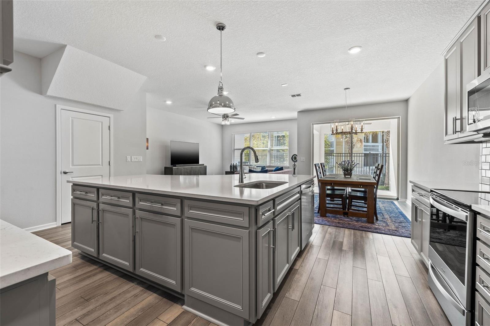 11262 BEACH WALK WAY NE