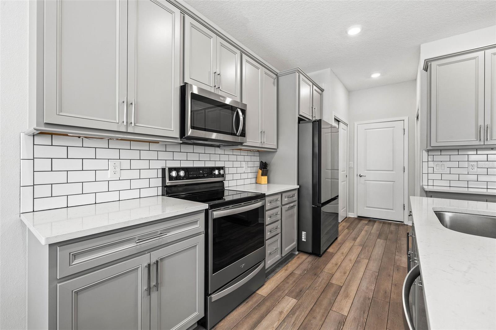 11262 BEACH WALK WAY NE