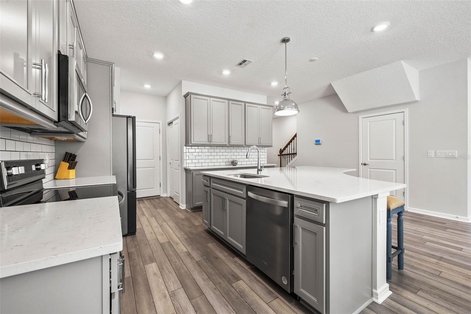 11262 BEACH WALK WAY NE