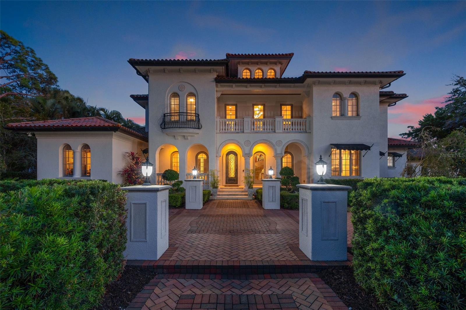 1201 MONTEREY BLVD NE