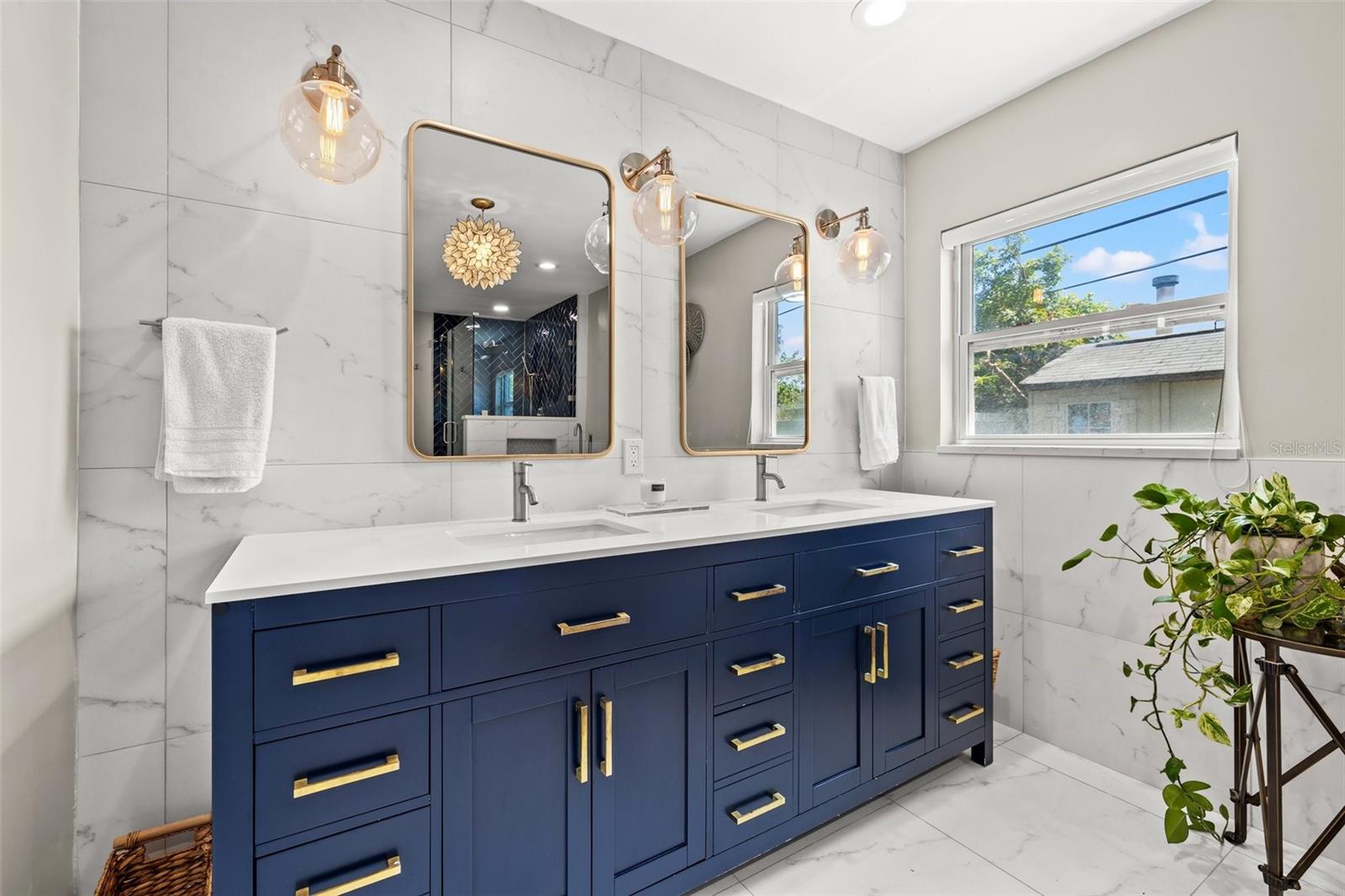 4511 HUNTINGTON ST NE