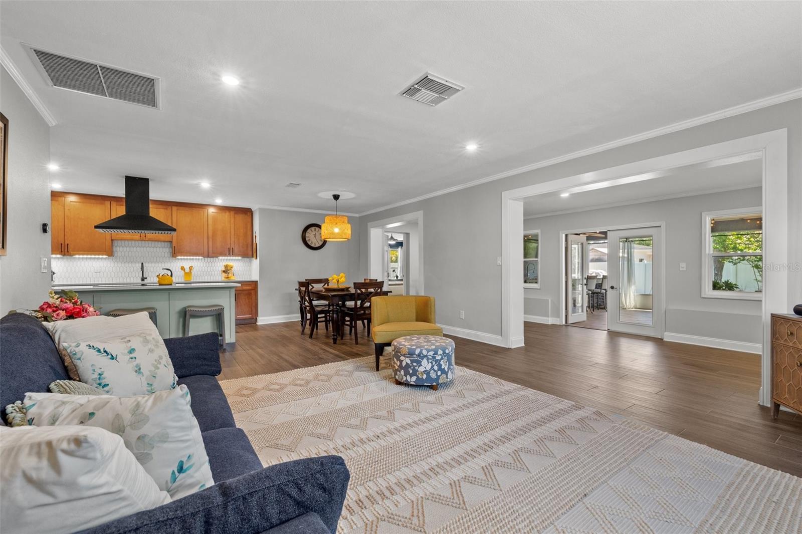 4511 HUNTINGTON ST NE