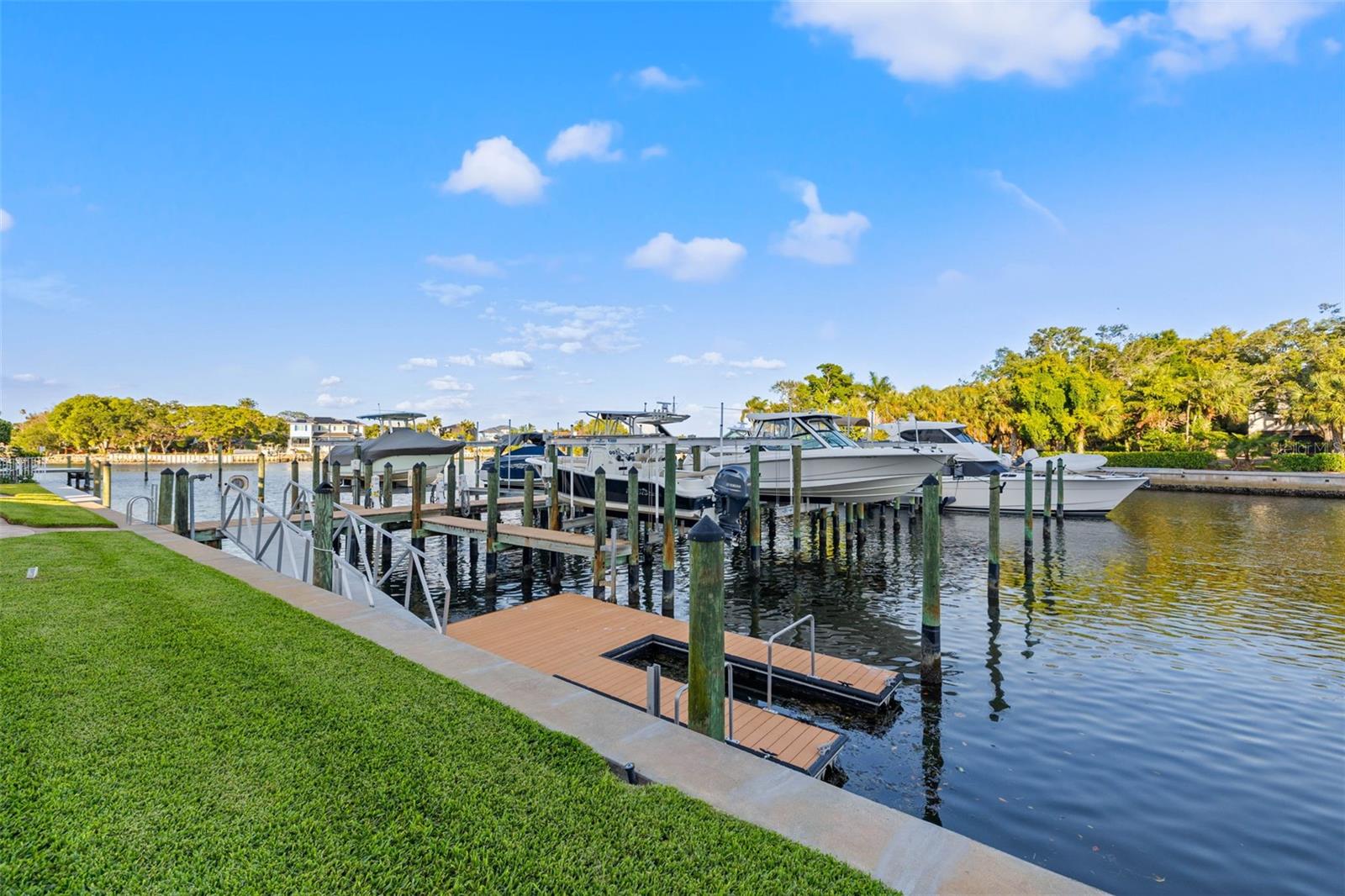 1325 SNELL ISLE BLVD NE #712