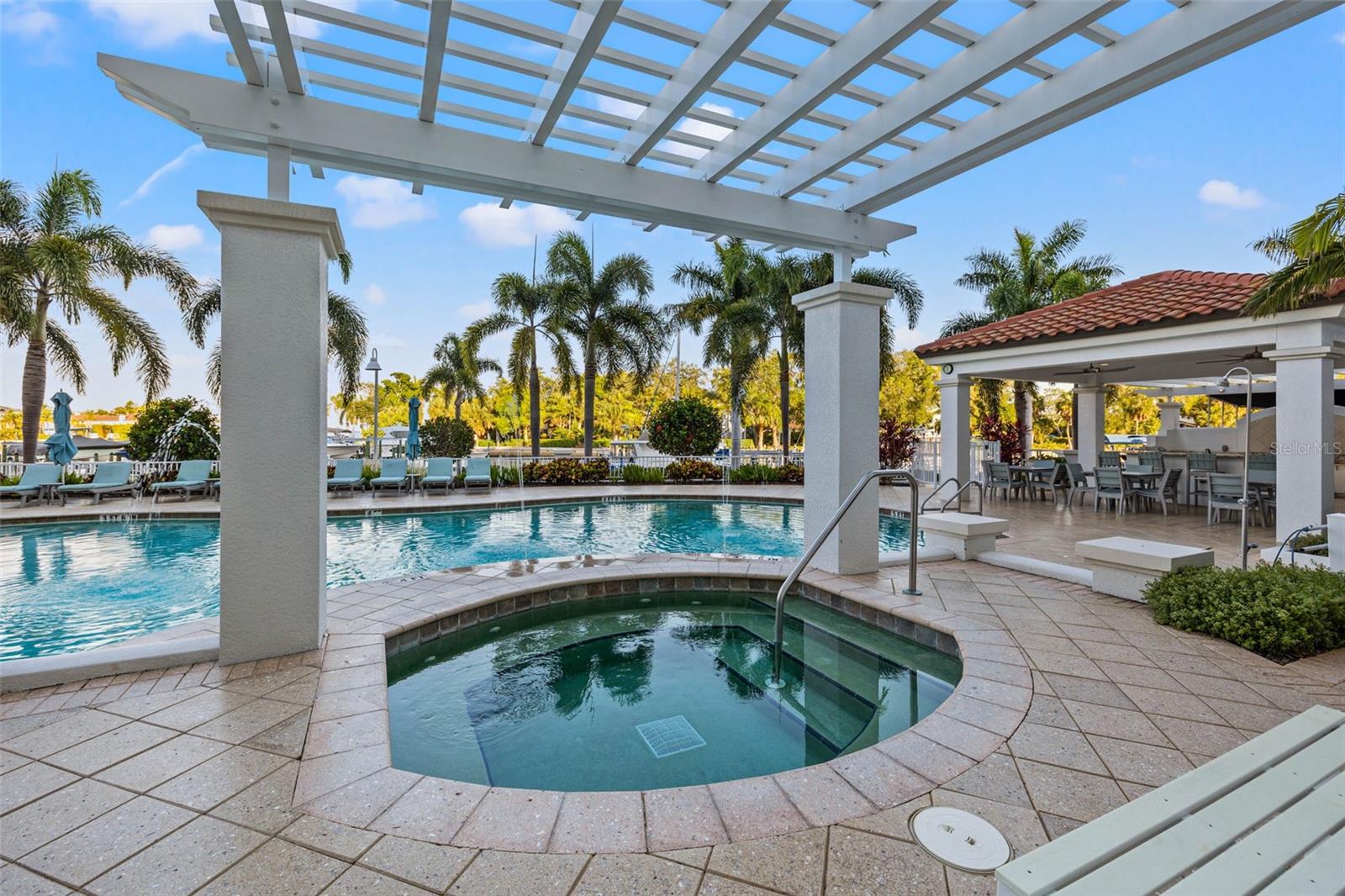 1325 SNELL ISLE BLVD NE #712