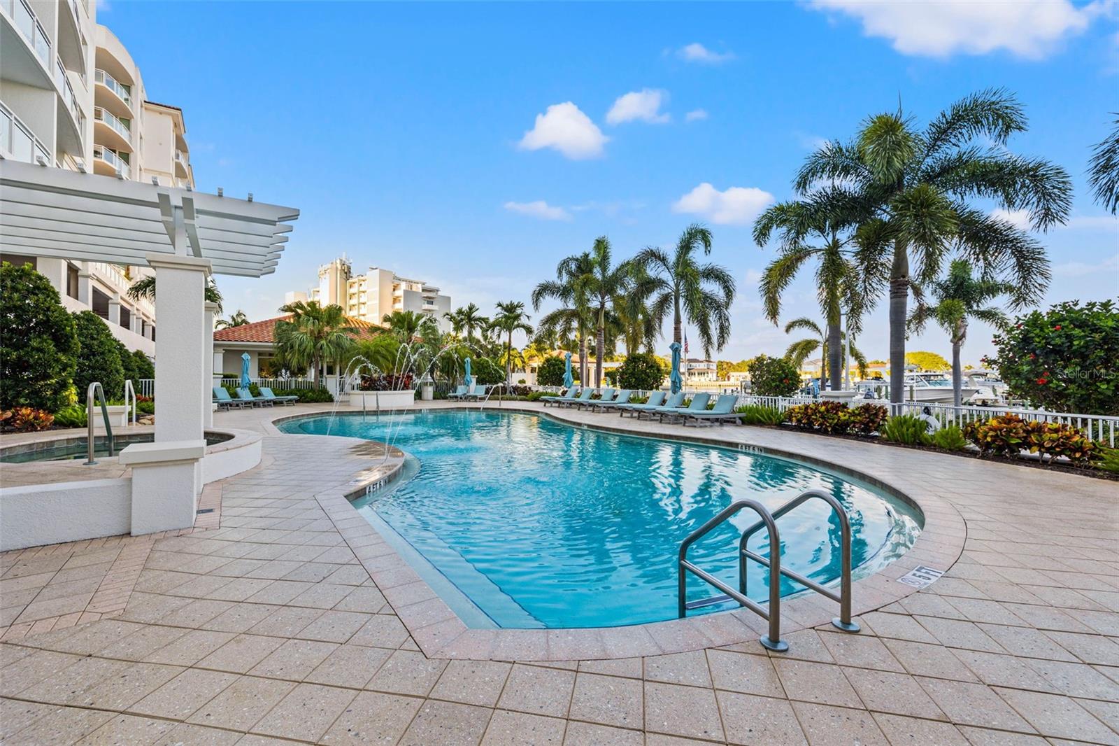 1325 SNELL ISLE BLVD NE #712