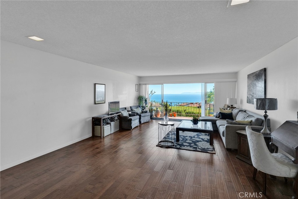 2235 W 25th Street 213