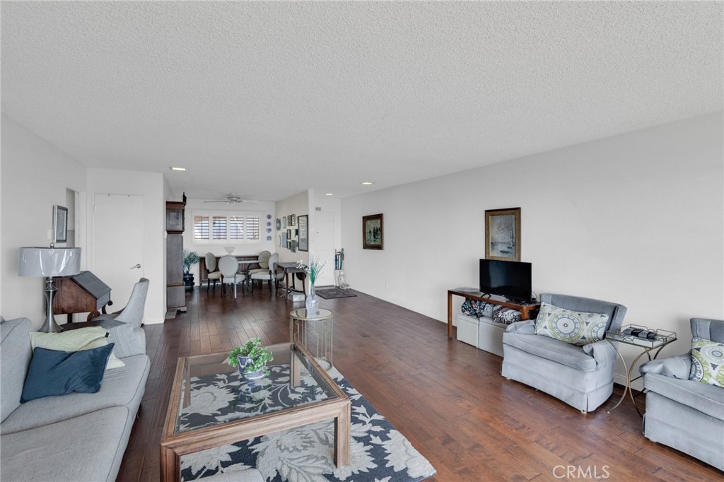 2235 W 25th Street 213