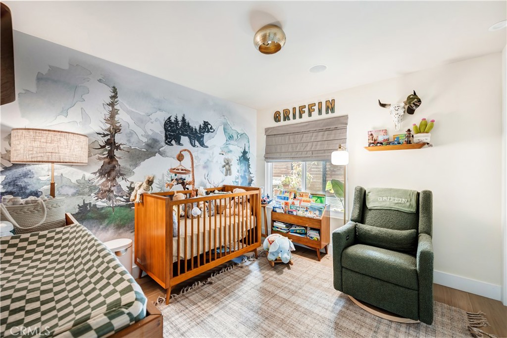 187 S Shattuck Place