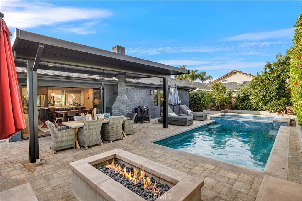 187 S Shattuck Place