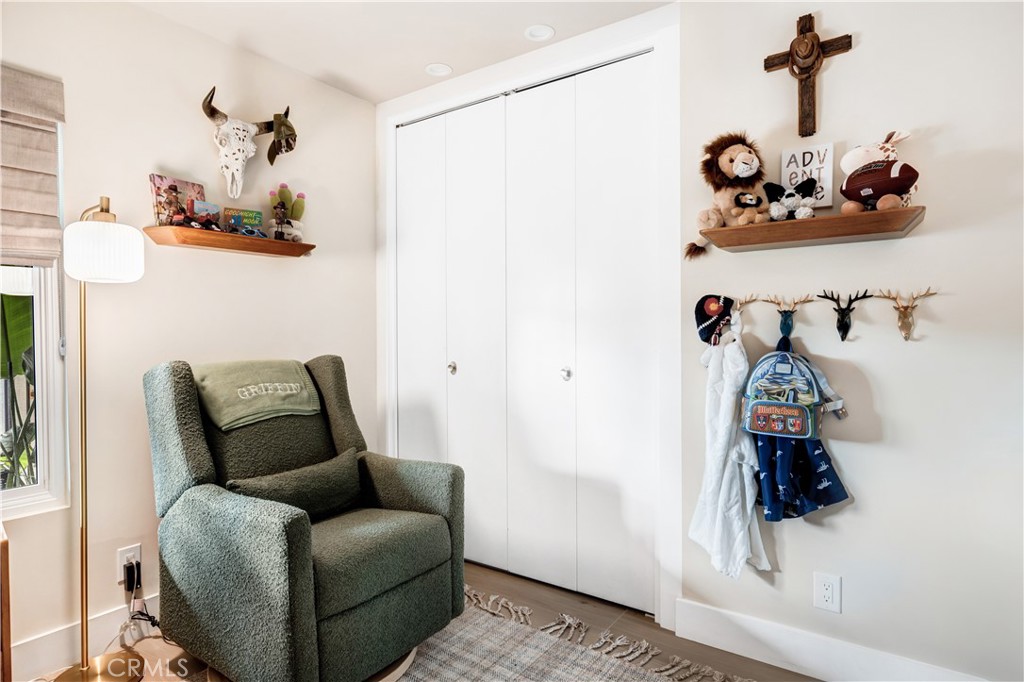 187 S Shattuck Place