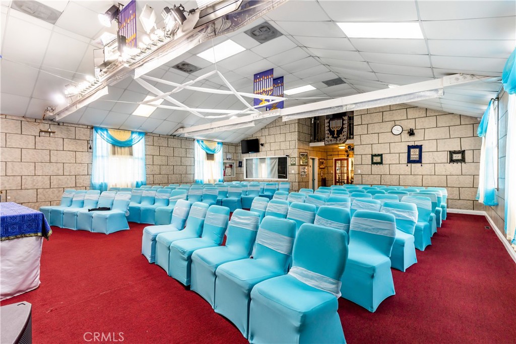 10536 S Grevillea Avenue