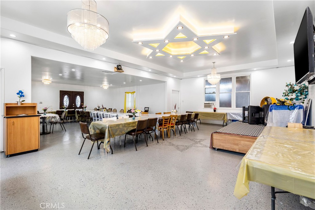 10536 S Grevillea Avenue