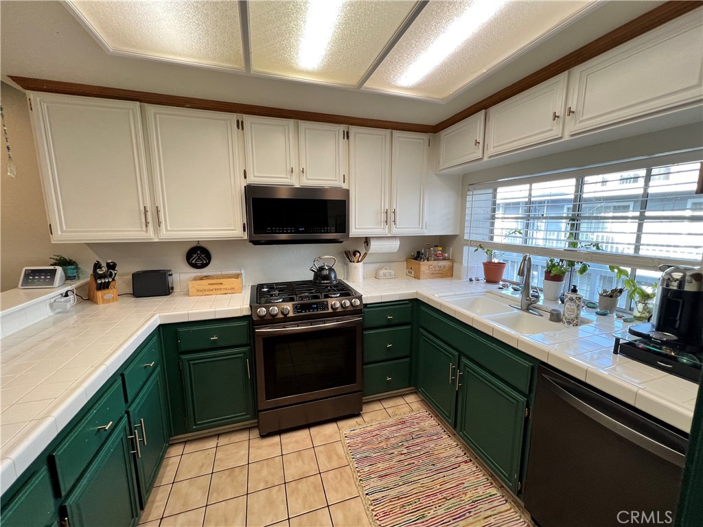 1418 Brett Place 319