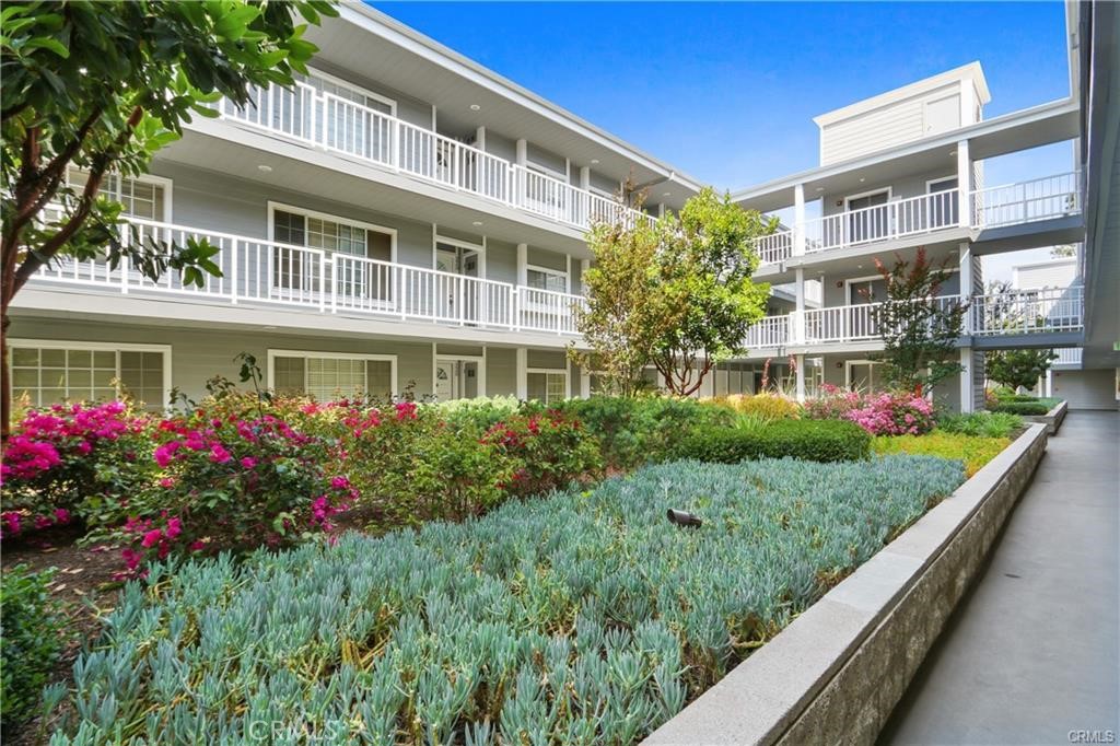 1418 Brett Place 319