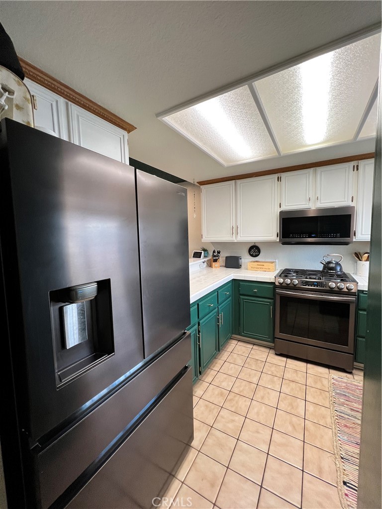 1418 Brett Place 319