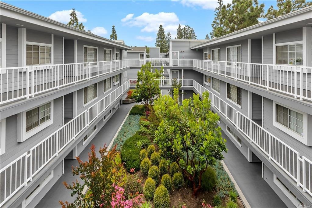 1418 Brett Place 319