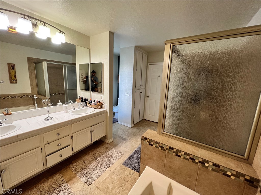 1418 Brett Place 319