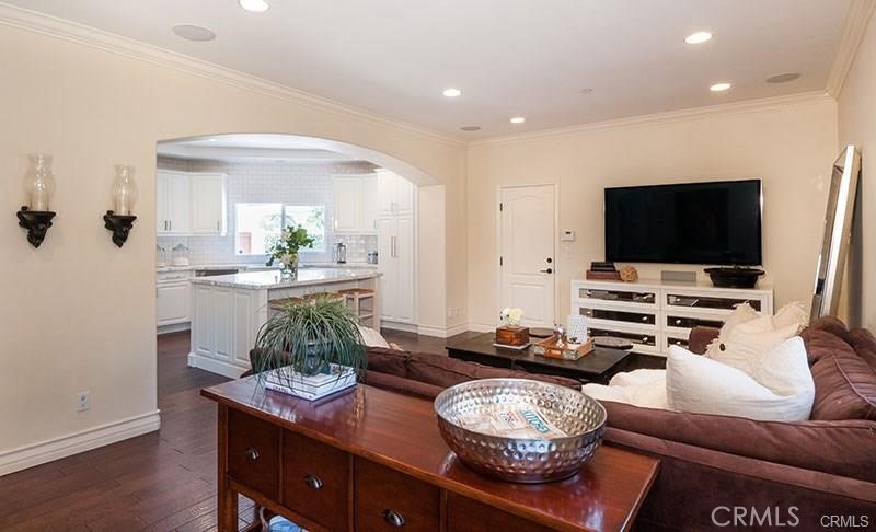 2005 Dufour Avenue A