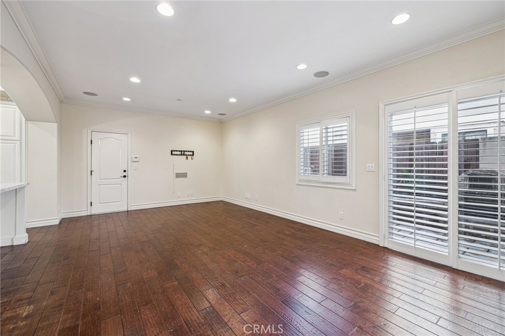 2005 Dufour Avenue A