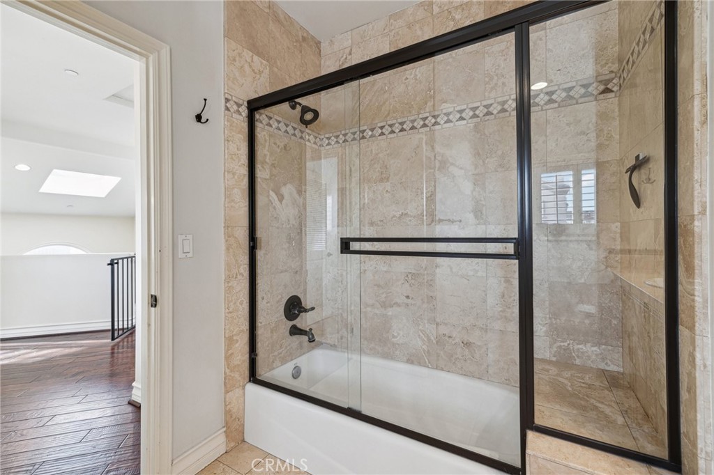 2005 Dufour Avenue A