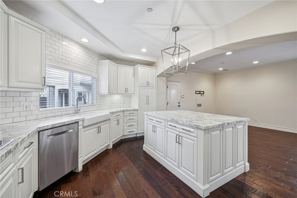 2005 Dufour Avenue A