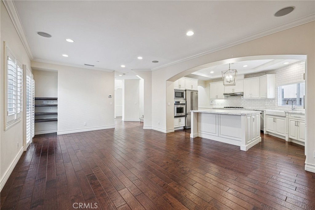 2005 Dufour Avenue A