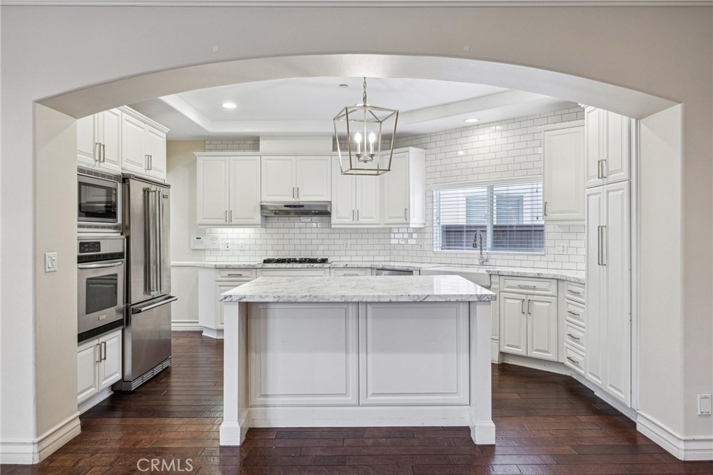 2005 Dufour Avenue A