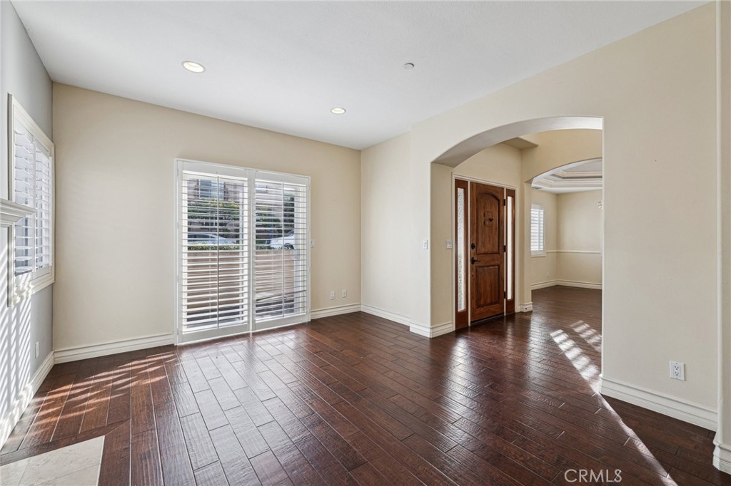 2005 Dufour Avenue A