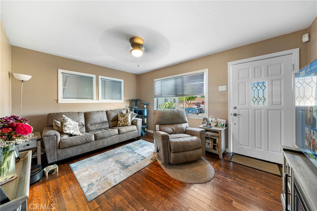 20927 Shearer Avenue