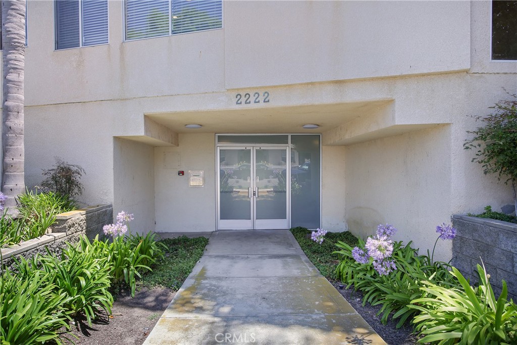 2222 S Mesa Street 8