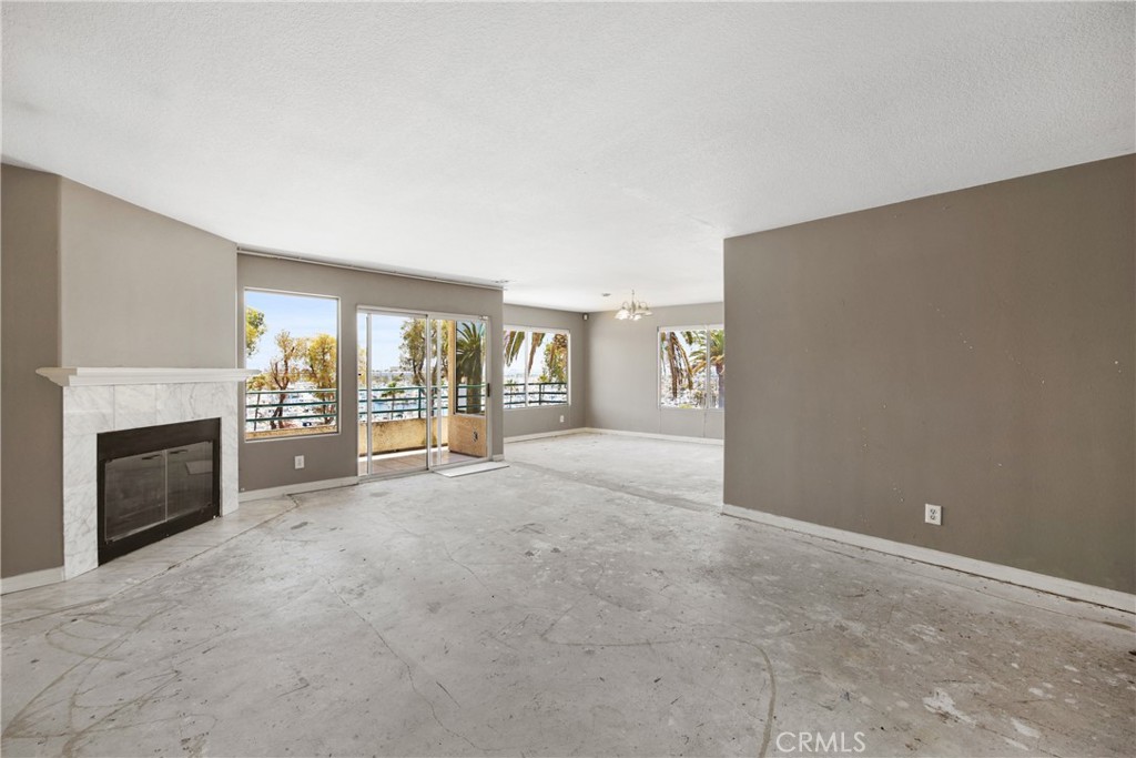 2222 S Mesa Street 8