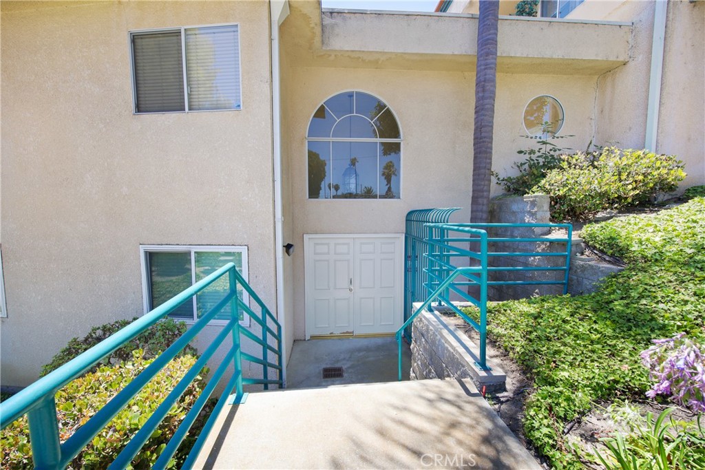 2222 S Mesa Street 8