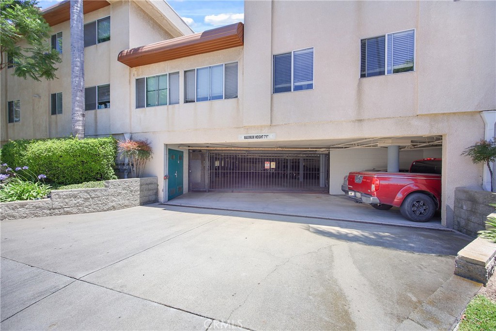 2222 S Mesa Street 8