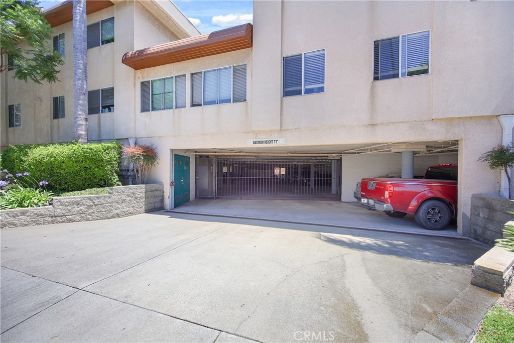 2222 S Mesa Street 8