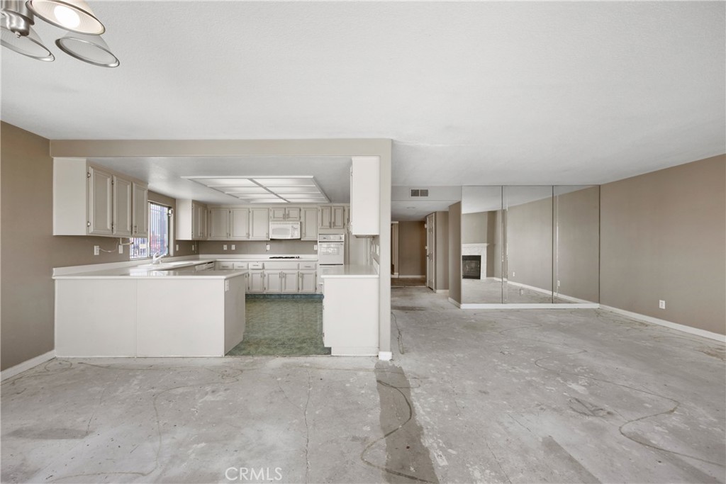 2222 S Mesa Street 8