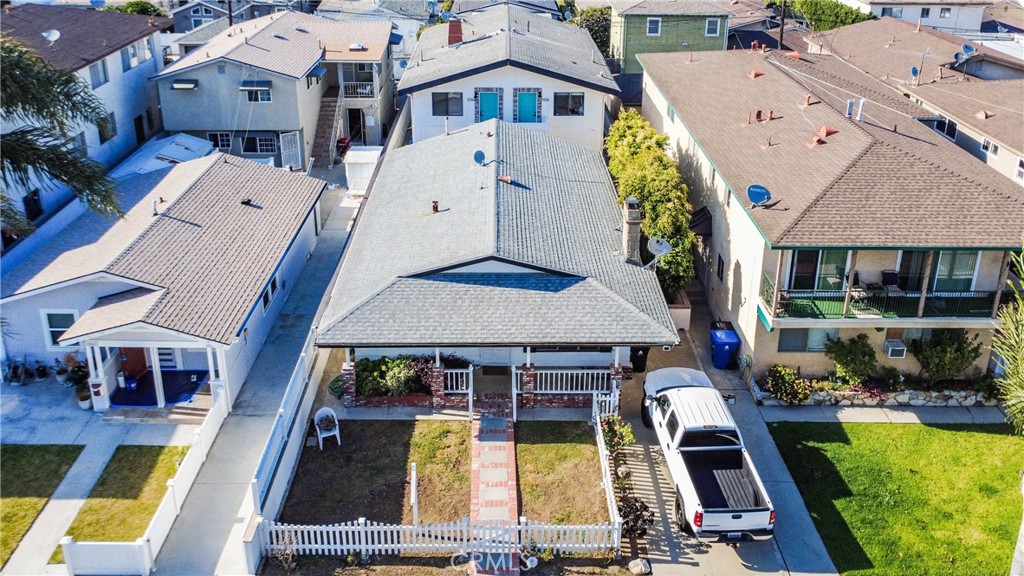1054 W 23rd