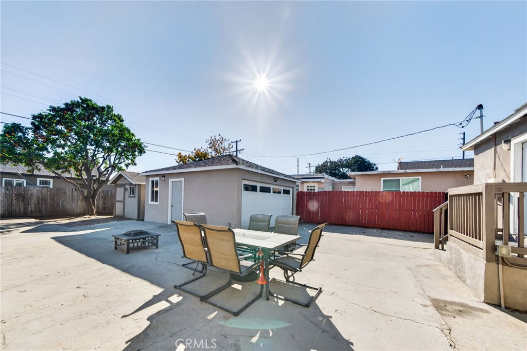 1520 E Sandison Street