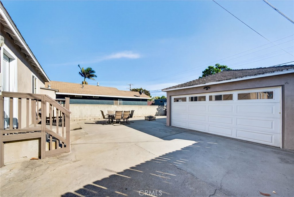 1520 E Sandison Street