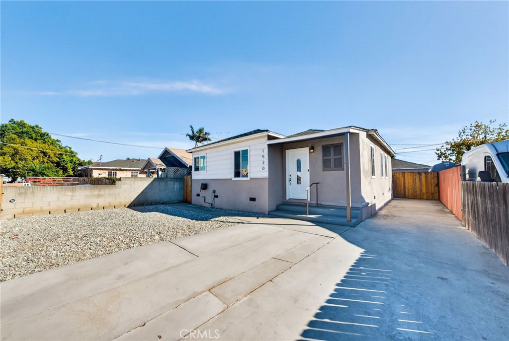 1520 E Sandison Street