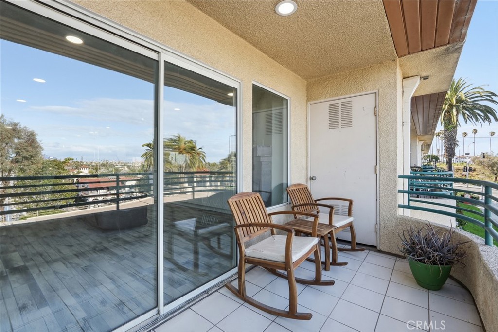 2222 S Mesa