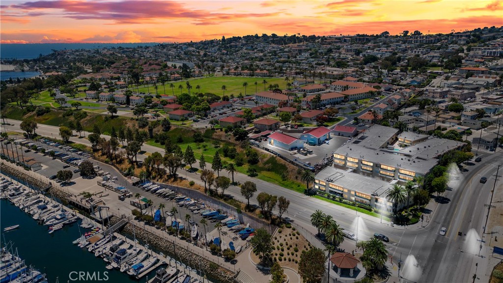 2222 S Mesa