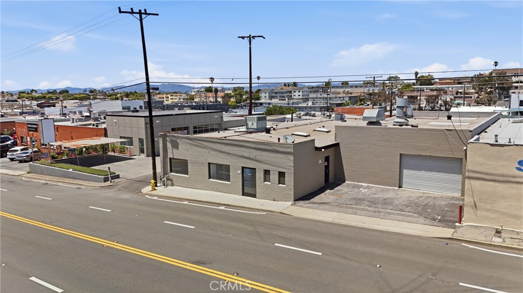 717 E El Segundo