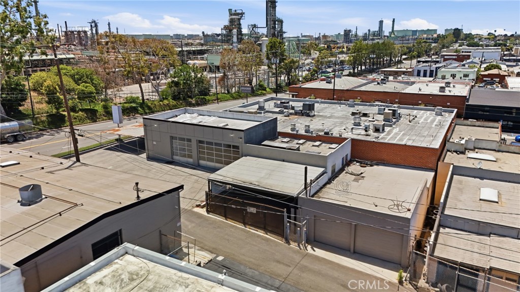 713 E El Segundo