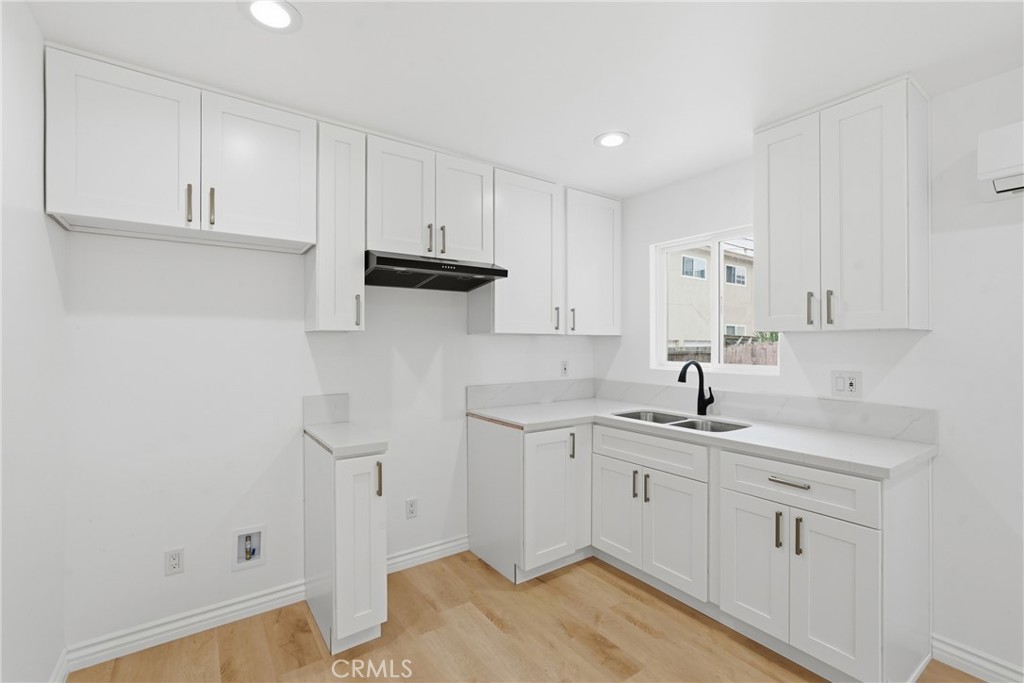 2316 S Alma