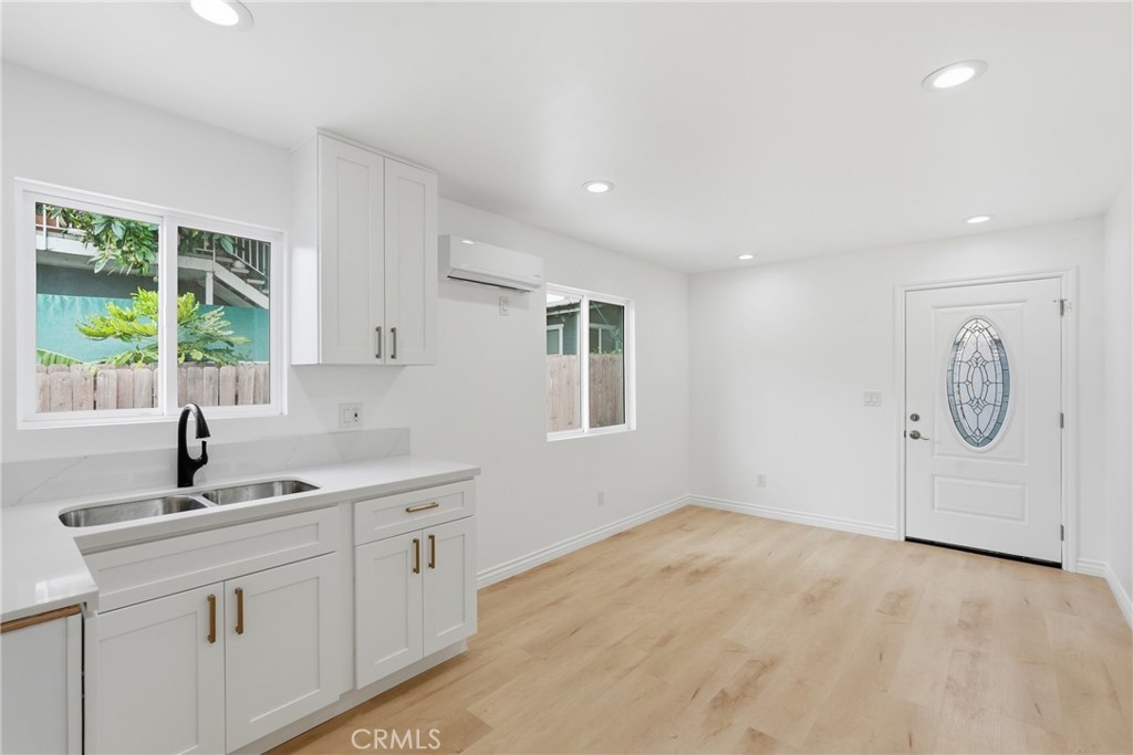 2316 S Alma