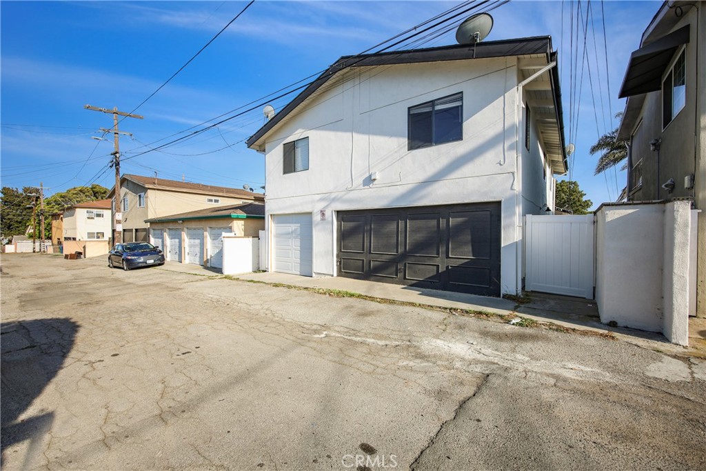1054 W 23rd Street