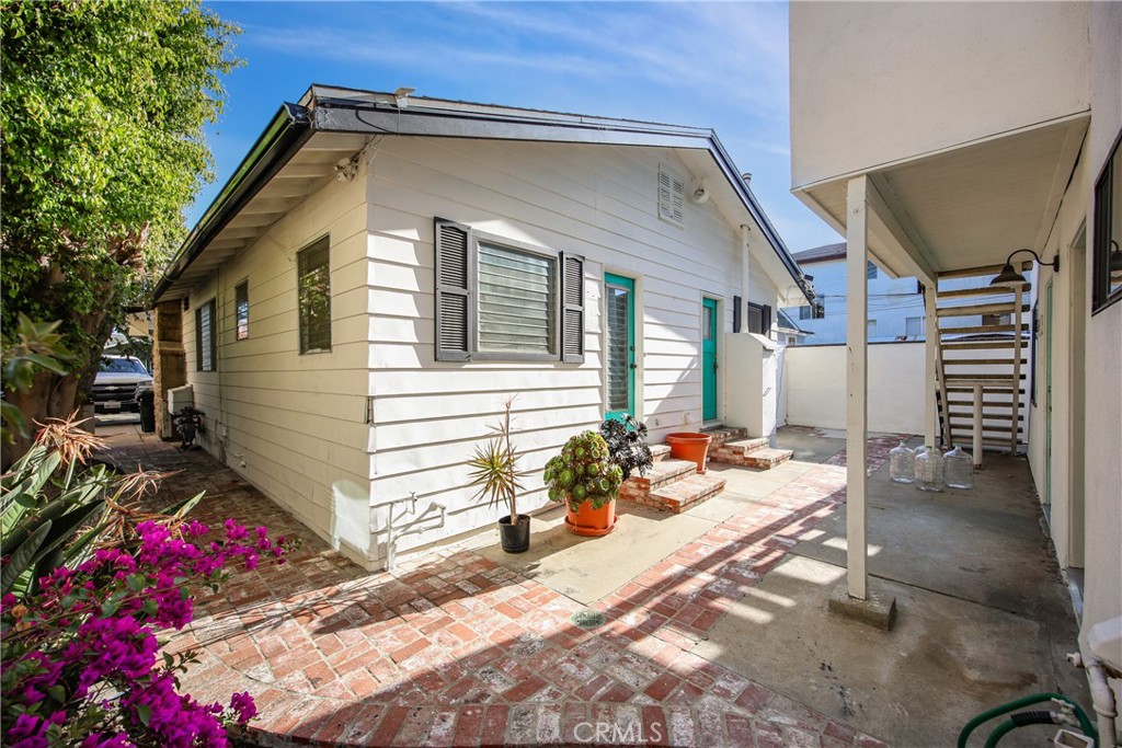 1054 W 23rd Street