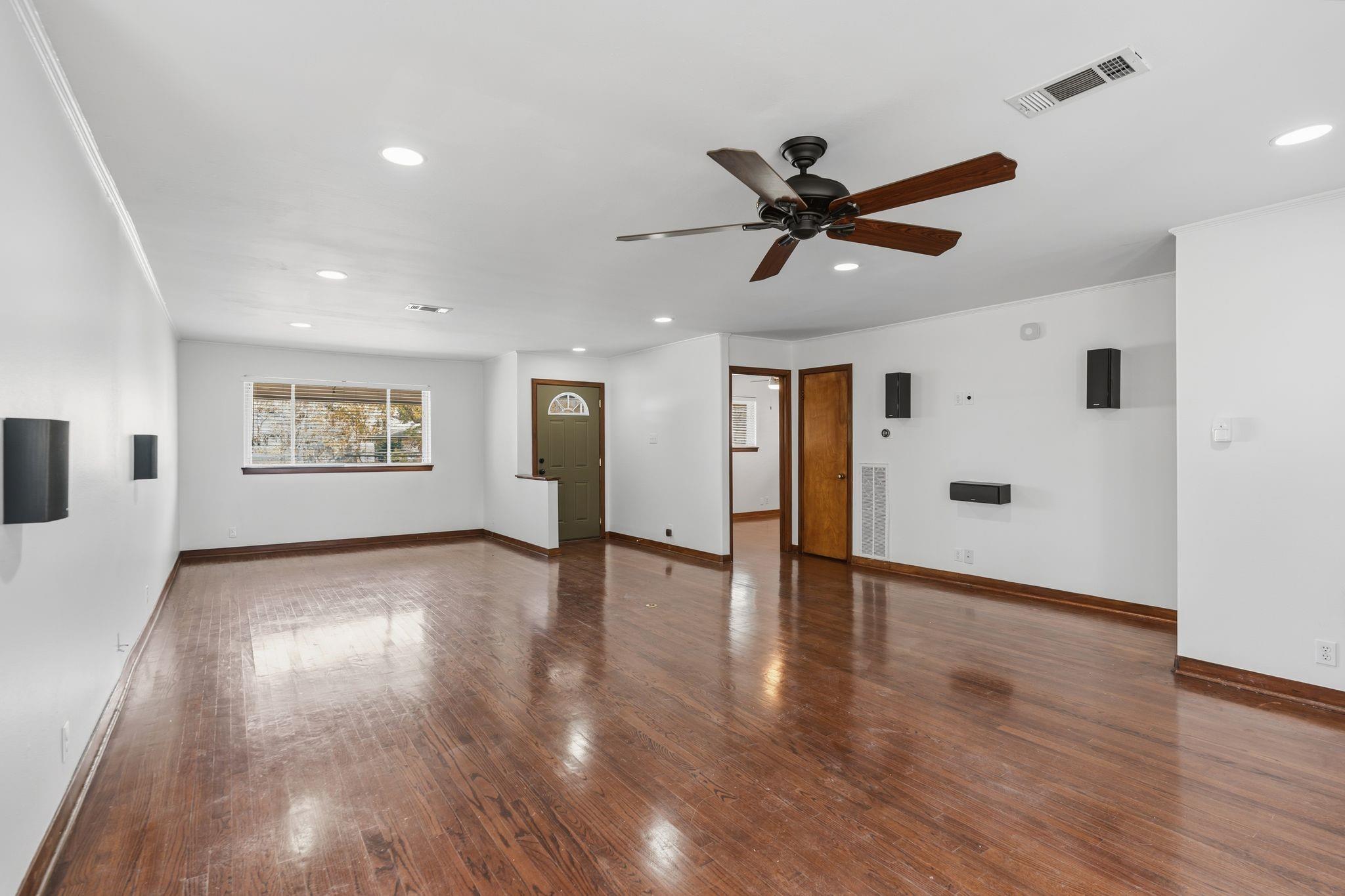 5307 Poinciana Drive